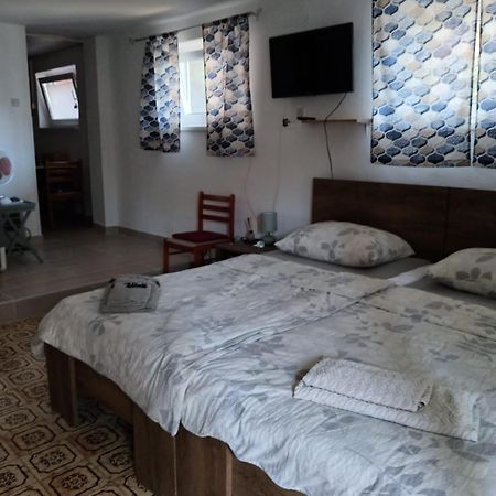 Studio Apartment Posavec Premantura Exterior foto