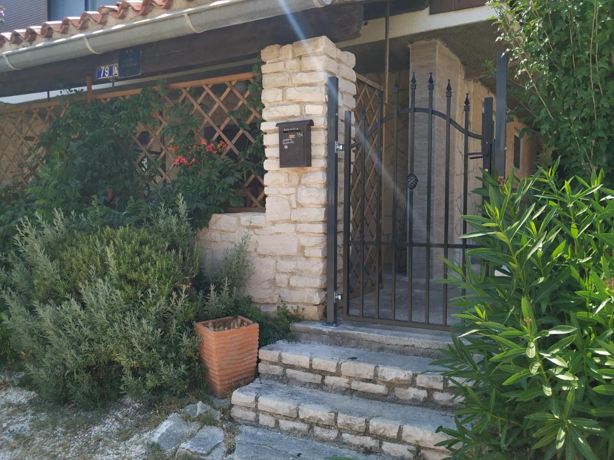 Studio Apartment Posavec Premantura Exterior foto